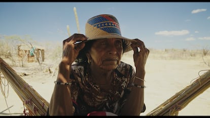 Georgina Epiayú, dans le désert de La Guajira en 2022.
