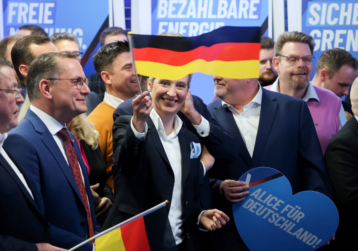 Les ultras allemands marquent l'objectif de gouverner de rencontrer "la volonté du peuple" après un résultat historique