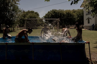 L'atelier de football et de valeurs a lieu au Francisco Legarra Closed Center, un institut qui abrite des mineurs privés de liberté.