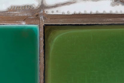 Salt Recovery se regroupent à l'usine de Llipi dans le Salar de Uyuni, qui possède les plus grandes réserves de lithium au monde. En août 2022.