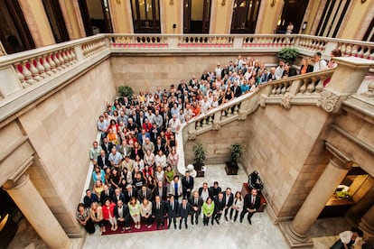 Une image de la photo de la famille du Parlement.
