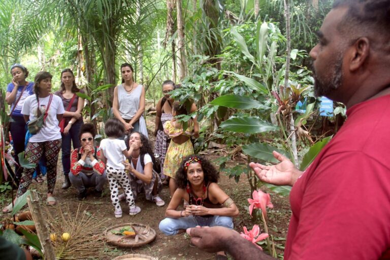 Tourisme ancestral sur la côte brésilienne afin que les autochtones et les afros racontent leur propre histoire