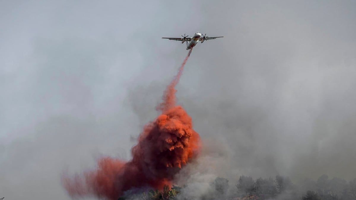 Vista del incendio forestal en el macizo de Corbières, en el sur de Francia, el martes.