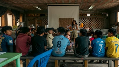 Fonction à Paullán, Ucayali pour une communauté sans électricité.
