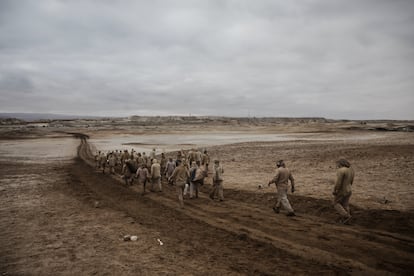 Les travailleurs agro-ruraux traversent ensuite La Pampa à San Juan de Marcona.
