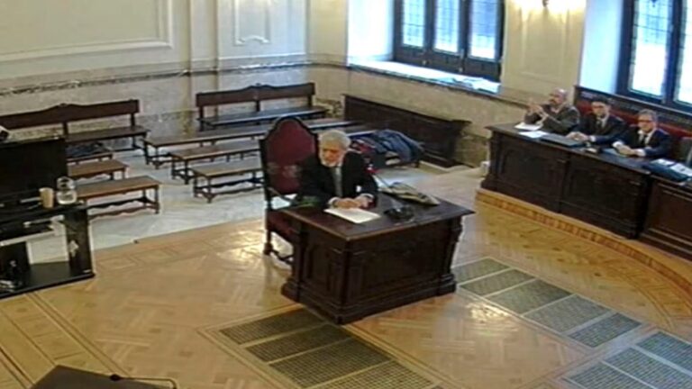 Comment puis-je le savoir ? Regarde la couleur de mes cheveux