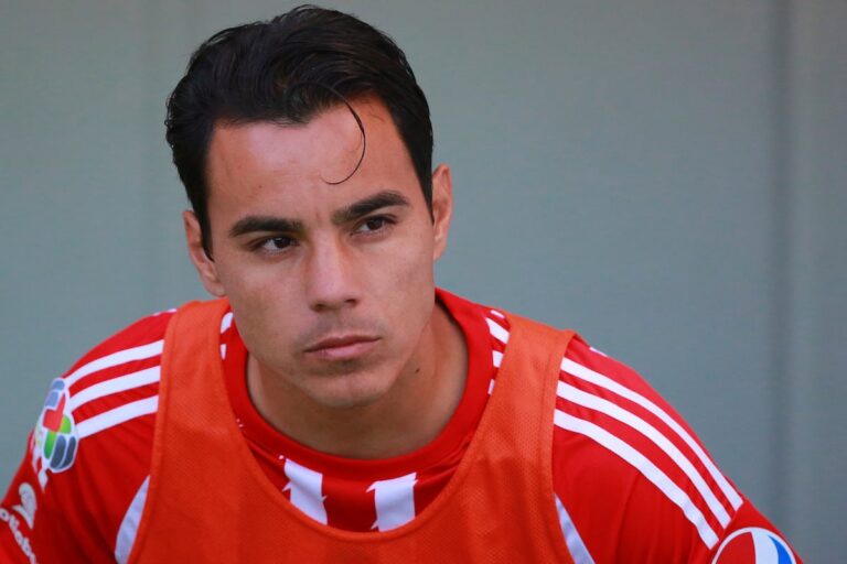 L'avocat d'Omar Bravo qualifie les preuves contre l'ancien footballeur mexicain pour maltraitance d'enfants de « comparution ».