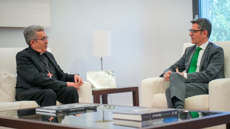 Le Gouvernement, contre le président des évêques : « Respectez la démocratie »