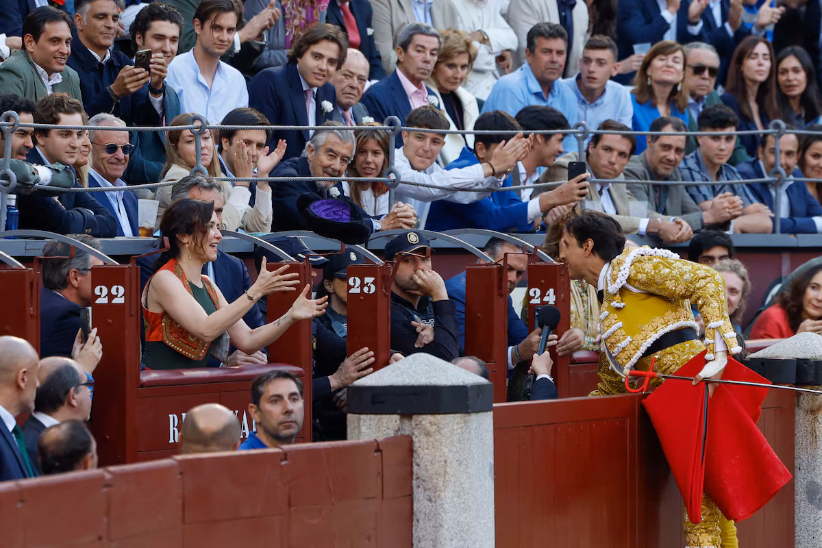 Ayuso ne respectera pas l'ordre interdisant l'entrée des mineurs de moins de 18 ans aux corridas