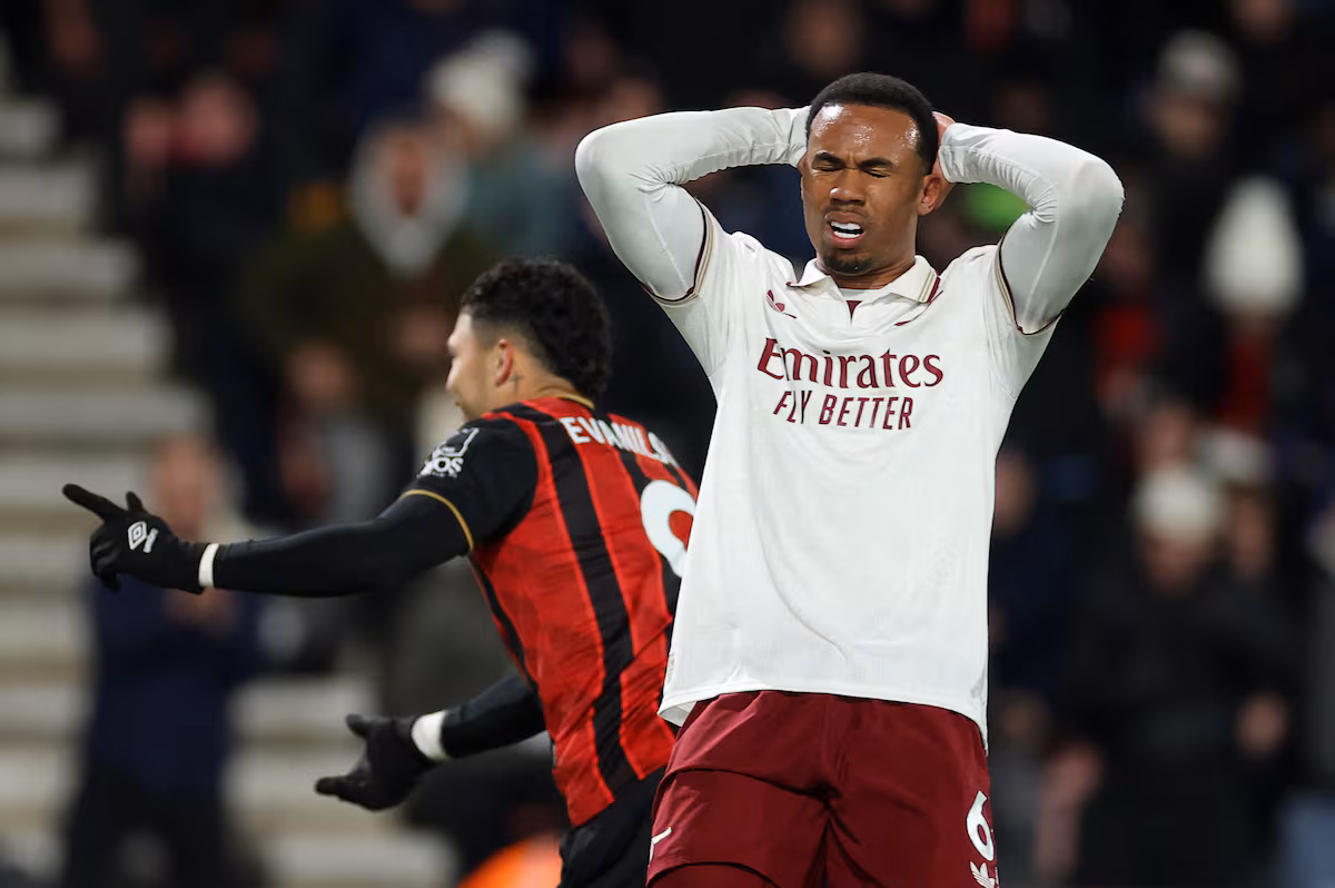 Magalhaes défend la révolte d'Arsenal dans la défense angoissante de la direction