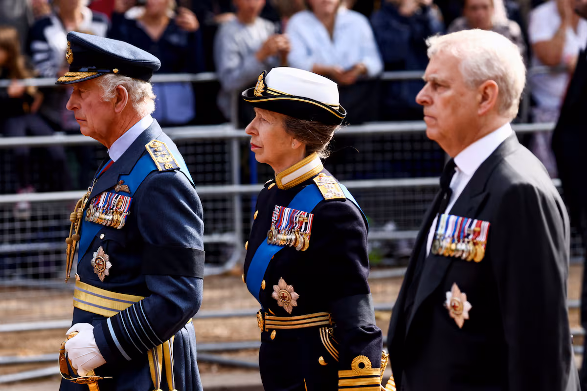 D'Anne d'Angleterre à Philippe d'Édimbourg : l'ancien prince Andrew n'est pas le seul membre de la royauté britannique à avoir eu des problèmes avec la justice