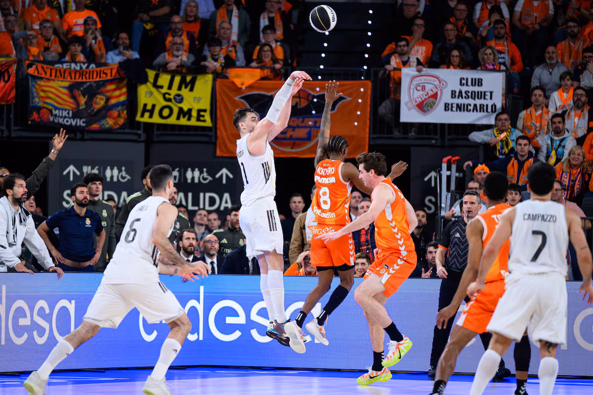 Le retour épique du Real Madrid contre Valence dans une ode au basket