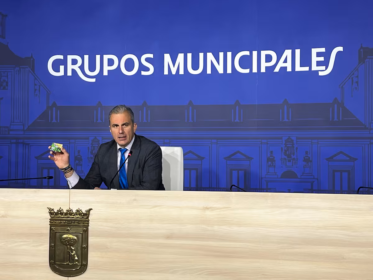 Ortega Smith tient tête à Abascal : il s'accroche au porte-parole de la Mairie de Madrid et Vox suspend deux de ses conseillers du militantisme