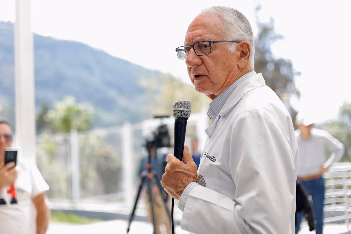 Plus de 200 organisations de patients dénoncent pénalement le ministre de la Santé pour des cas comme celui de Kevin Acosta