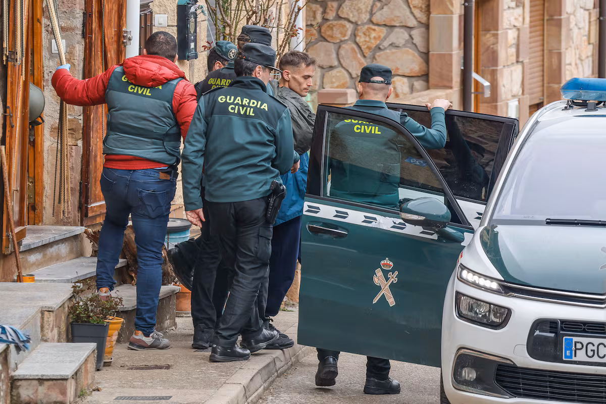 Un homme kidnappe un chauffeur de taxi sous la menace d'une arme à Madrid pour l'emmener dans une ville de Burgos