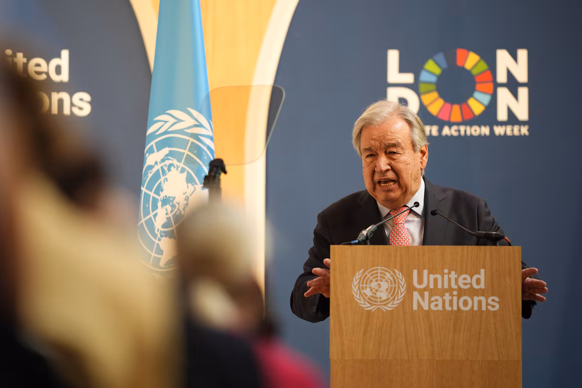 Le chef de l'ONU exhorte les géants de l'IA à rendre compte de leur empreinte environnementale de manière transparente